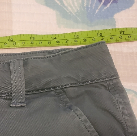 2 pairs of SO shorts size 11 tan and green - Picture 2 of 12